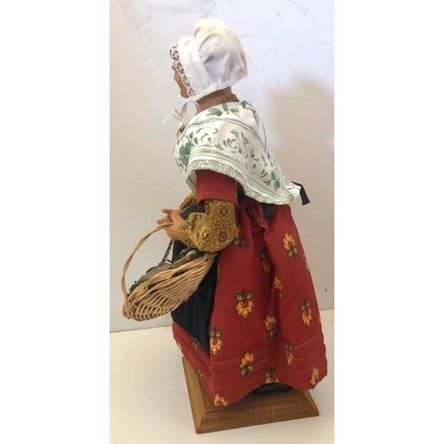 Aix De Provence Santons Richard Clay Sculpture of a Woman Fish Seller For Sale In San Francisco - Image 6 of 9