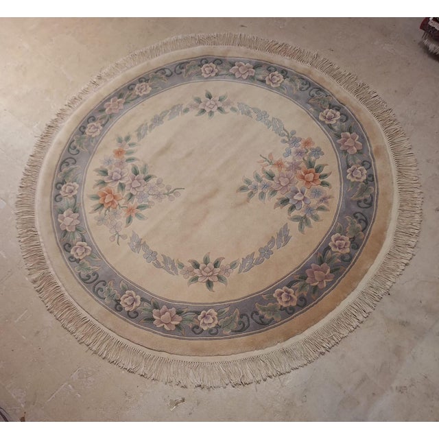Late 20th Century Vintage Round Chinese Floral Wool Rug With Sculpted Botanical Design & Fringe For Sale - Image 5 of 7