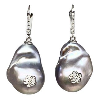 Diamond Freshwater Pearl Earrings 14 Karat Gold Grey 23.2 Mm Certified For Sale