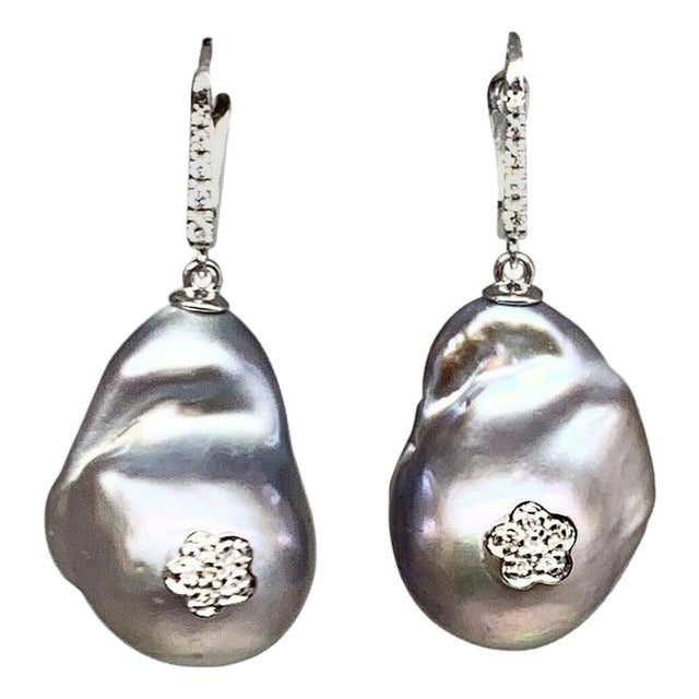 Diamond Freshwater Pearl Earrings 14 Karat Gold Grey 23.2 Mm Certified For Sale