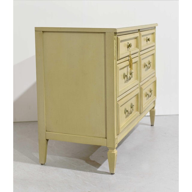 Mid Century Transitional 6 Drawer Dresser by Thomasville For Sale In Chicago - Image 6 of 14