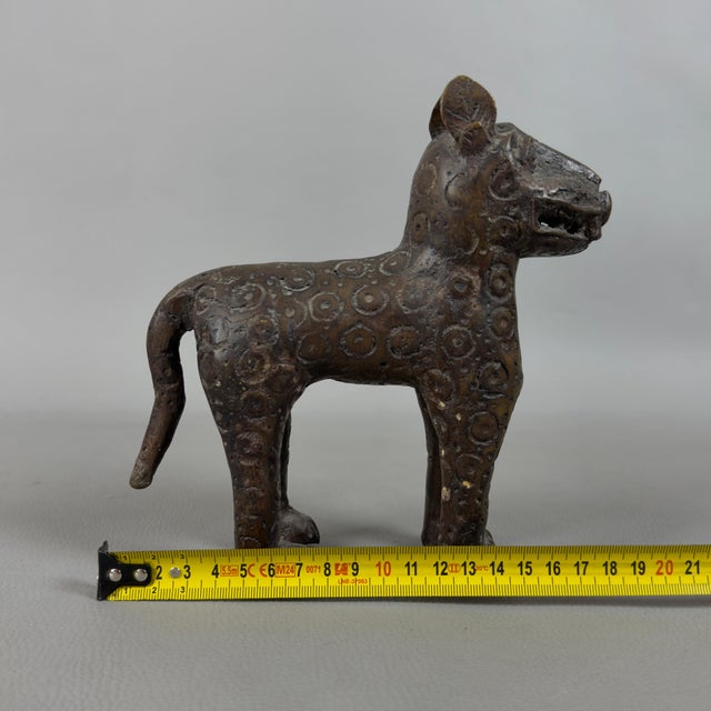 Brown Vintage 20th Century African Tribal Art Bronze Leopard Statue, Nigeria For Sale - Image 8 of 11