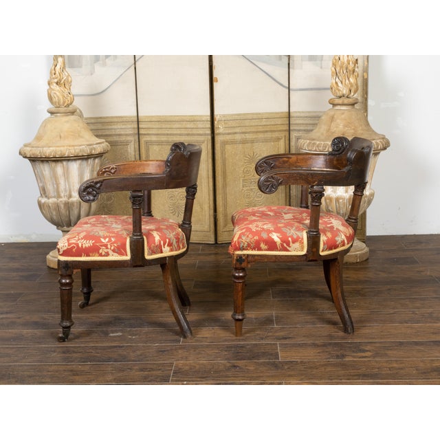 Wood Pair of 19th Century English Regency Style Carved Oak Klismos Chairs with Horseshoe Backs For Sale - Image 7 of 12