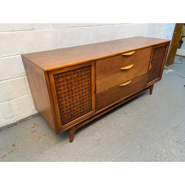 Lane Furniture Lane "Perception" Mid-Century Modern Credenza For Sale - Image 4 of 17