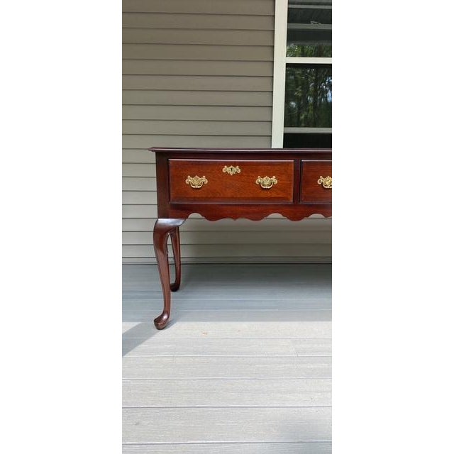 Kindel Furniture Vintage Kindel Mahogany Queen Anne 3-Drawer Sideboard W/Keys For Sale - Image 4 of 18
