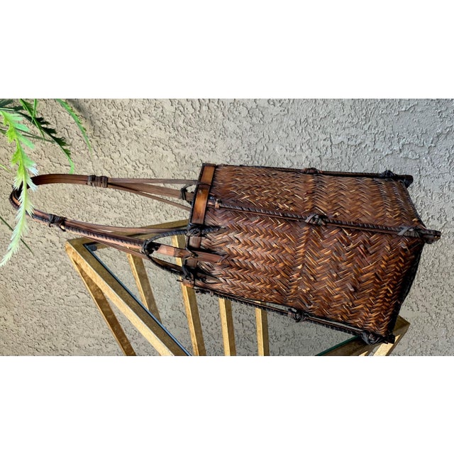 Stylish Mid 20th-Century Arched Tri-Handled Ikebana-Inspired Hanakago (花籠) Basket For Sale - Image 9 of 15