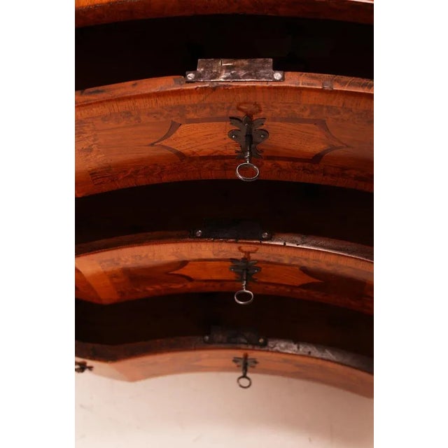 Baroque Chest of Drawers in Walnut, 1750s For Sale - Image 6 of 17