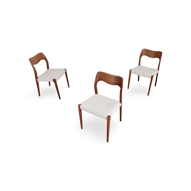 Mid-Century Modern Chairs Model 71 in Bouclé by Niels Otto Møller for J.L. Mollers 1960, Set of 5 For Sale - Image 3 of 11