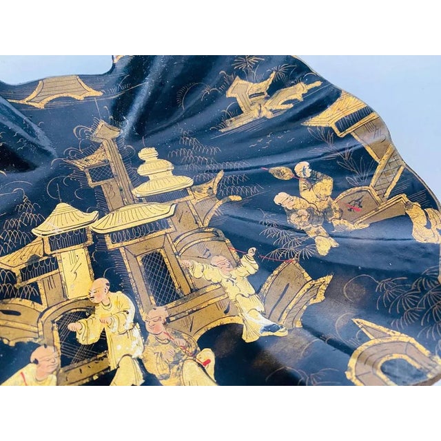 Papier mâché Napoleon III bowl or vide poche. Gilt color, Gold. with Chinese Characters. 19 th Century.