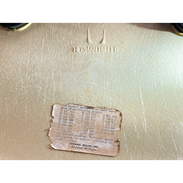 Cream 1960s Rocking Chair by Charles & Ray Eames for Herman Miller – Parchment Fiberglass For Sale - Image 8 of 15