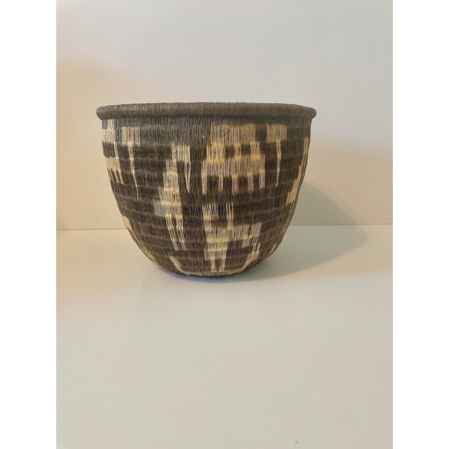 Contemporary Vintage Handwoven Panamanian Wounaan-Embera Rainforest Coiled Basket For Sale - Image 3 of 6