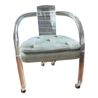1970s Mid-Century Modern Lucite Rolling Tub Chair – Muted Grey Velveteen For Sale
