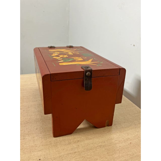 C. 1940s Folk Art Hand Painted Trinket Box in the Style of Peter Hunt For Sale In Boston - Image 6 of 9