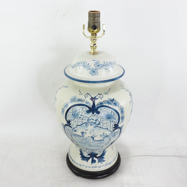 Folk Art Pair of Vintage Hand Painted Blue and Cream Ceramic Ginger Jar Table Lamps With Deer and Floral Folk Art Design For Sale - Image 3 of 15