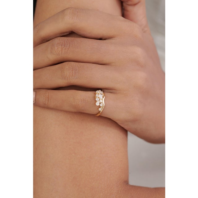Gold Modernist Natural Diamond Cluster Pinky Ring Size 4 in 14k Yellow Gold For Sale - Image 8 of 17