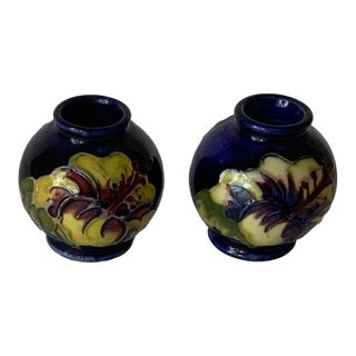 Moorcroft Pottery 2 Hibiscus Pattern Miniature Vases For Sale