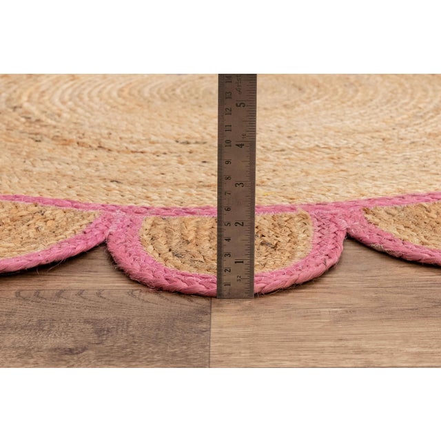 Modern Pink Round Jute Scallop Rug - 3'x3' For Sale - Image 3 of 7