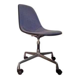 Signed Eames Herman Miller Aluminum Group Chair For Sale