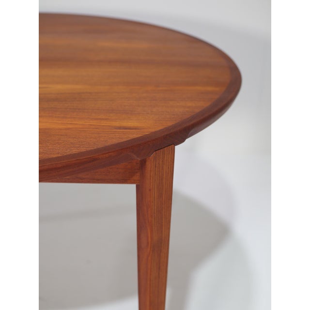 Wood Round Extendable Dining Table in Teak by Henry Rosengren Hansen for Brande Møbelindustri, Denmark, 1960s For Sale - Image 7 of 18