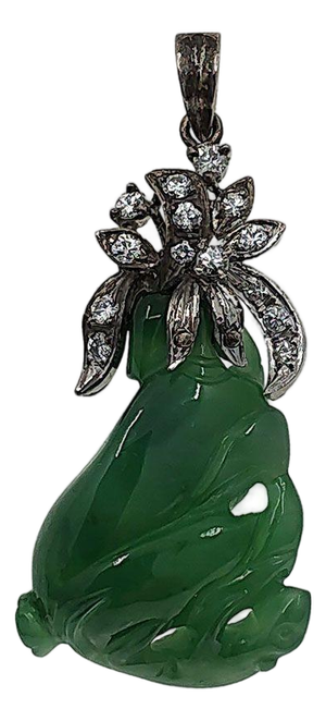 Carved Jade & Diamond 18kw Pendant