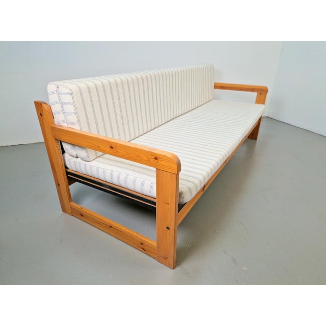 Modern Scandinavian pine sofa bed from the 1970s Dimensions: Height: 199.5 cm, Width: 199.5 cm, Depth: 82 cm, Height: 81...