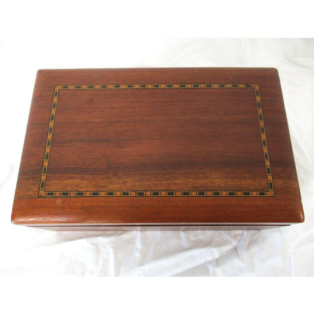 Art Deco Walnut Bakelite Gaming Set For Sale - Image 13 of 17