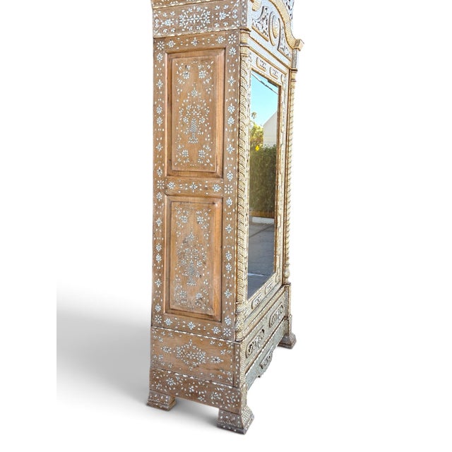 Islamic Late 19th-Century Mother-of-Pearl and Bone Inlaid Vitrine Cabinet For Sale - Image 3 of 10