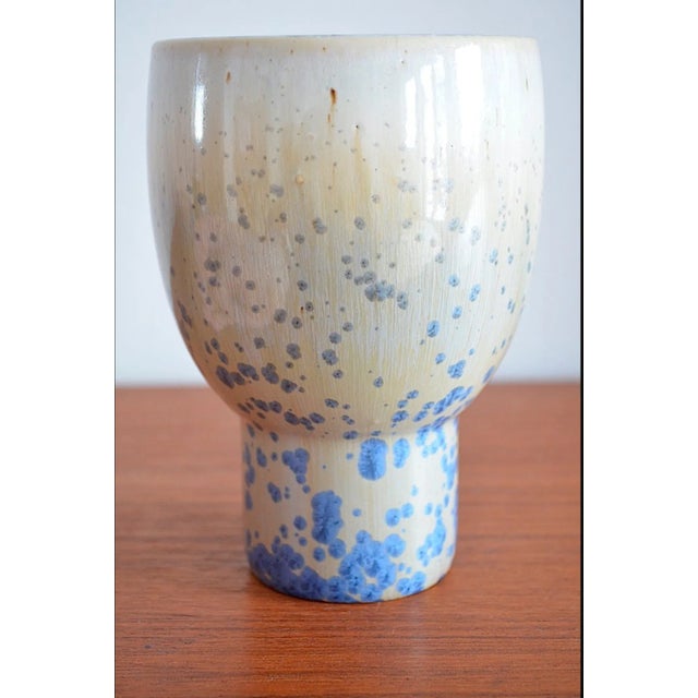 A very beautiful ceramic vase by the German ceramist Wendelin Stahl (1922-2000) from the 1970s. - Light ceramic with a...