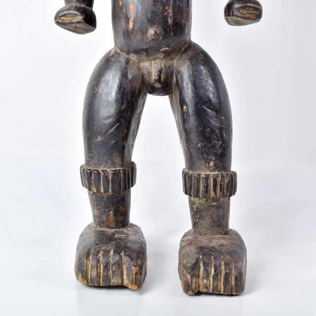 Early 20th Century Anyi Attye Standing Male Figure Côte d'Ivoire For Sale - Image 4 of 17
