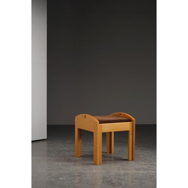 period: 1970s origin: The Netherlands dimensions (cm): h56 x w53,5 x d58,5 cm (sh 50,5 / ar56 cm) dimensions (inch):...