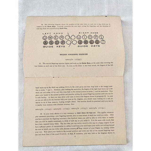 Antique 1922 Underwood Standard No. 5 Typewriter - Serial 1539401 With Underwood's Typists Guide Original Condition For Sale - Image 16 of 16