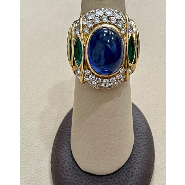 Blue 18 Carat Blue Sapphire Cabochon and Diamond 18 Karat Gold Ring For Sale - Image 8 of 18