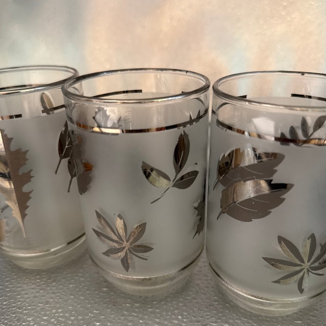 Glass Vintage Mid Century Modern Libbey Frosted Gorgeous Glass Silver Leaf Set of 4 Glass Tumblers For Sale - Image 7 of 11