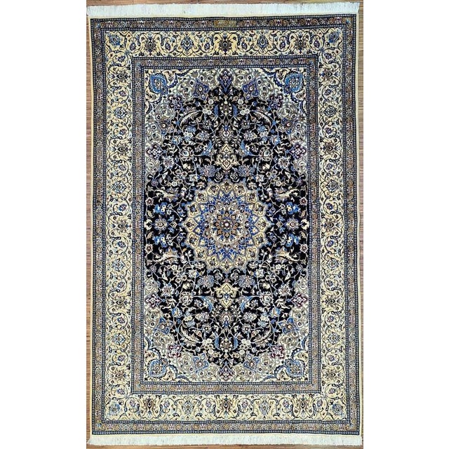 Middle Eastern Rug in Wool For Sale - Image 11 of 11