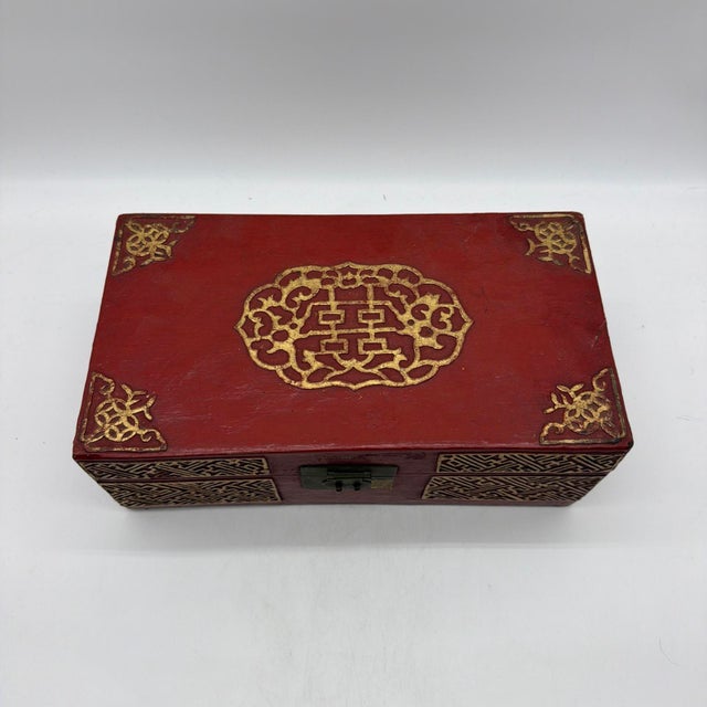 Vintage Chinese Red Lacquer Wedding Box with Removable Interior Tray & Double Happiness Symbol An authentic early-to-mid...
