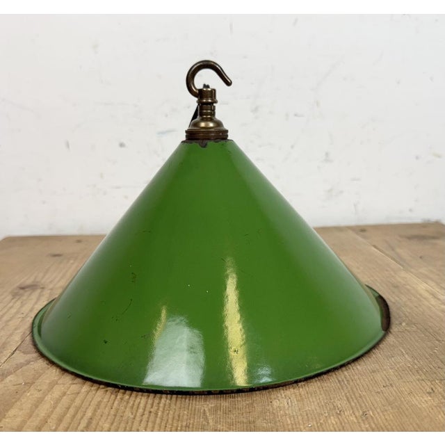 British Industrial Green Enamel Factory Pendant Lamp, 1950s For Sale - Image 9 of 17