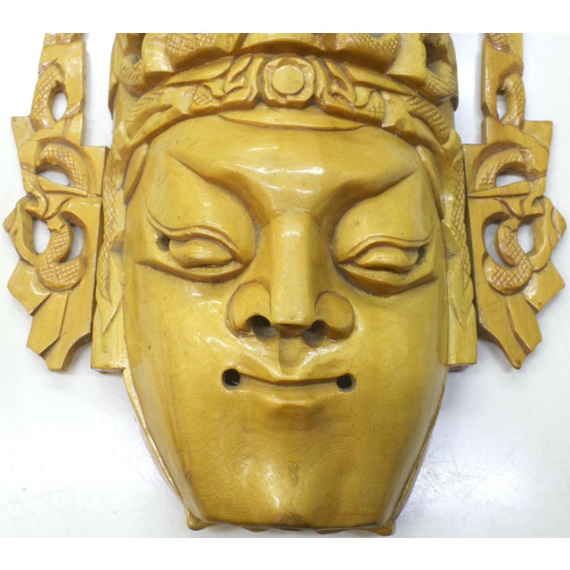 Articulated Balinese Hand-Carved Albesia-Wood Rama Deity Mask & Pierced Openwork Crown For Sale - Image 10 of 10