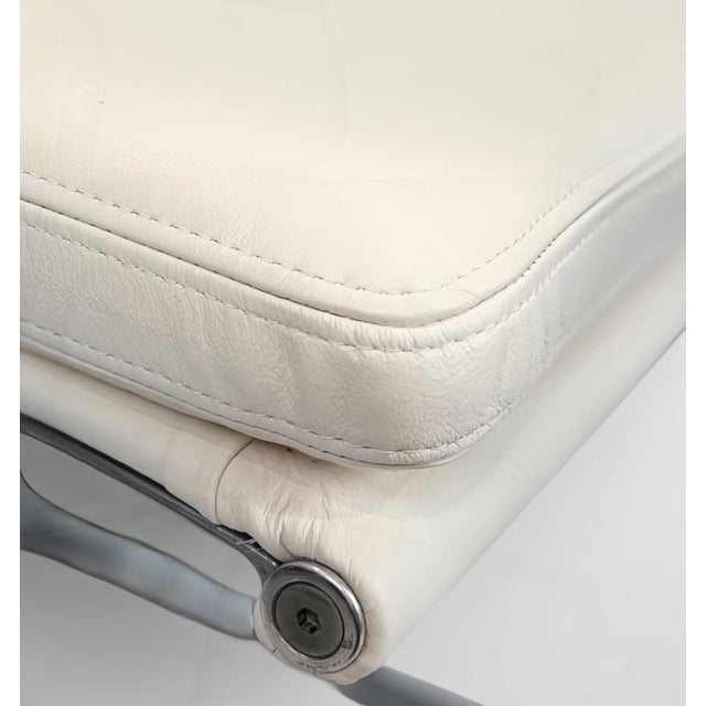 Eames Aluminum Group Soft Pad Management Chair by Herman Miller – Ivory Leather For Sale - Image 9 of 11