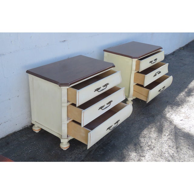 French Carved Large Bombay Painted 2 Tone Nightstands Bedside Tables a Pair 5822 For Sale - Image 4 of 12