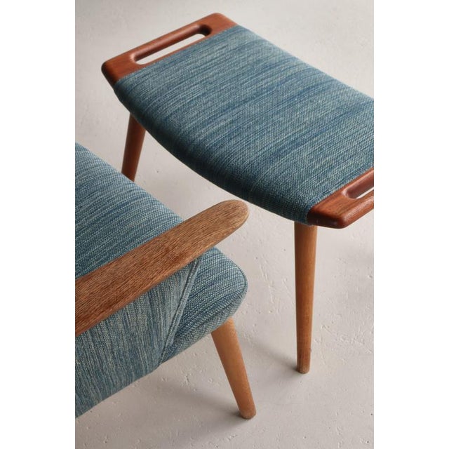Blue Set of Vintage Mama Bear Lounge Chair and Ottoman in Oak and Teak by Hans J. Wegner for A.P. Stolen, 1950s For Sale - Image 8 of 18