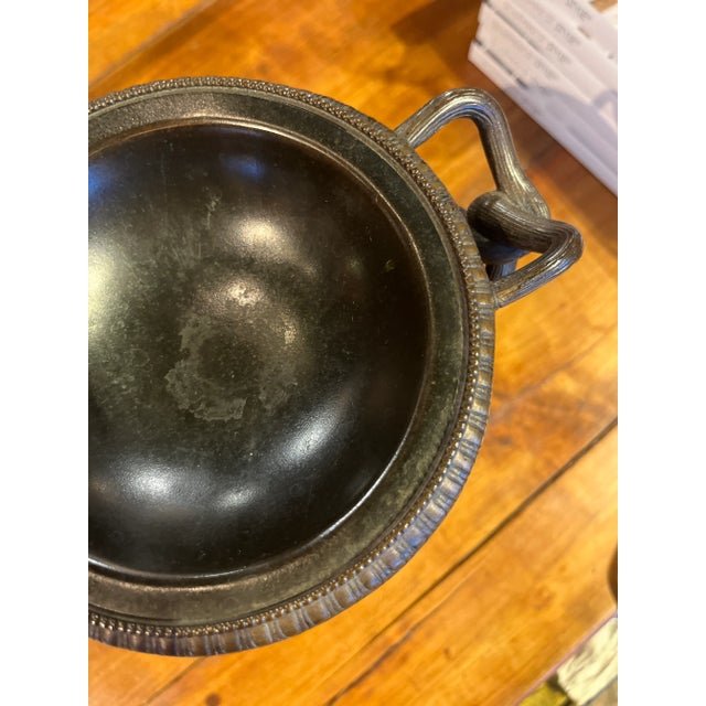 Metal 19th Century Pair of Italian Bronze Grand Tour Urns For Sale - Image 7 of 7