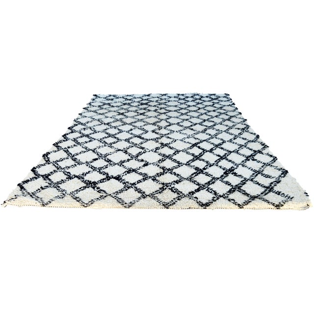 Textile Mid 20th Century Vintage Moroccan Rug - 5'10'' X 8'3'' For Sale - Image 7 of 13