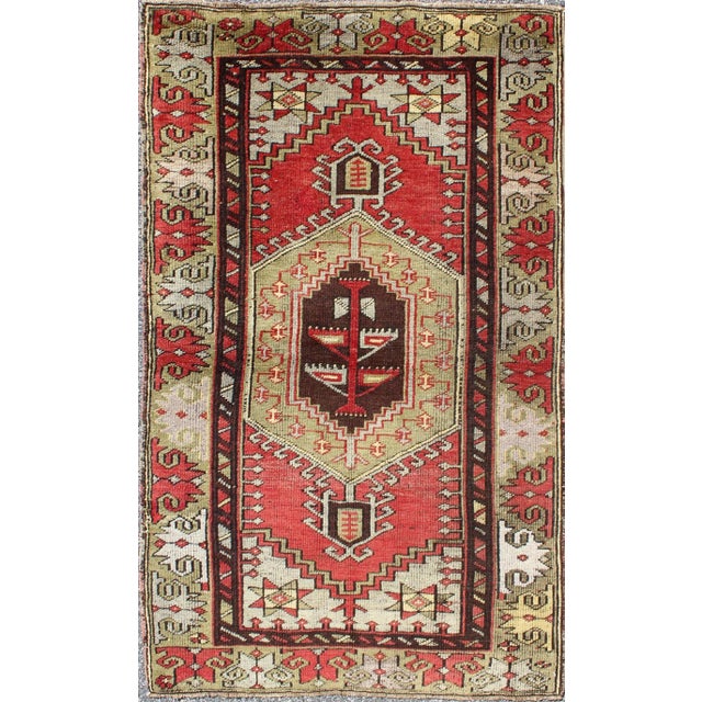 Textile Vintage Turkish Oushak Rug With Geometric Tribal Medallion in Red and Green For Sale - Image 7 of 7