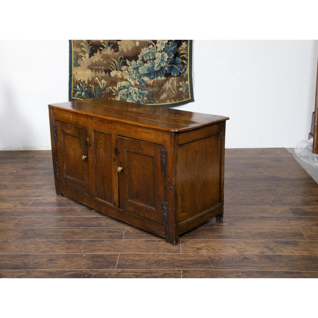English Georgian 18th Century Elm Buffet with Two Doors, Iron and Brass Hardware For Sale - Image 11 of 12