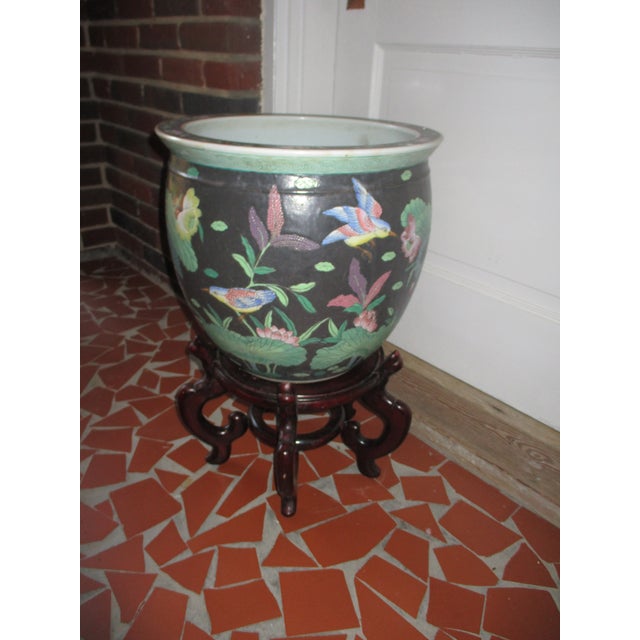 Chinese 1940s Chinese Jardiniere Hand-Painted Porcelain Koi Fish Planter & Stand For Sale - Image 3 of 10