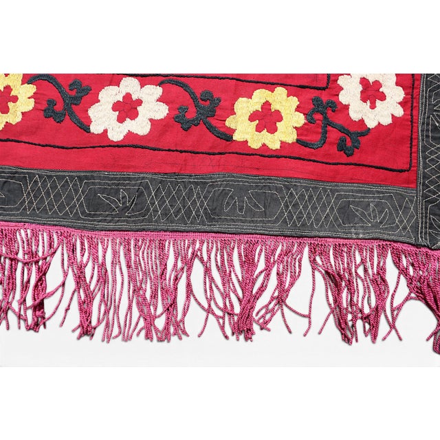 Vintage Hand Embroidered Suzani Wall Hanging, 1920s For Sale - Image 18 of 18