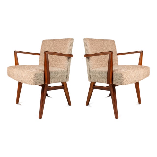 Set of Two (2) Rare Mid-Century Modern Model C-108 Armchairs in Walnut & Beige Bouclé Attributed to Jens Risom for Jens Risom Design, Usa, C. 1960s For Sale
