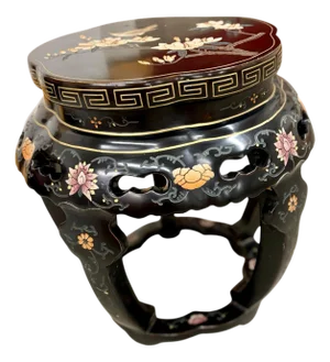 Early 20th Century Chinese Lacquered Drum Table With Mother-of-Pearl Inlay