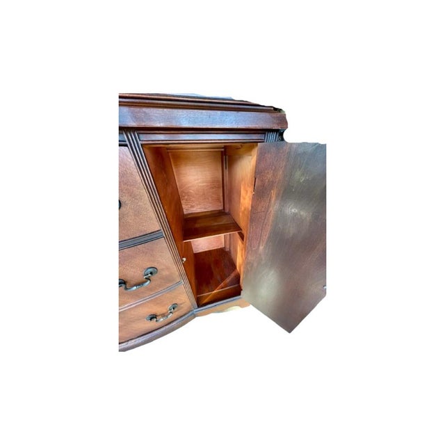 Vintage 1950 Petite Mahogany Breakfront China Hutch For Sale - Image 10 of 14