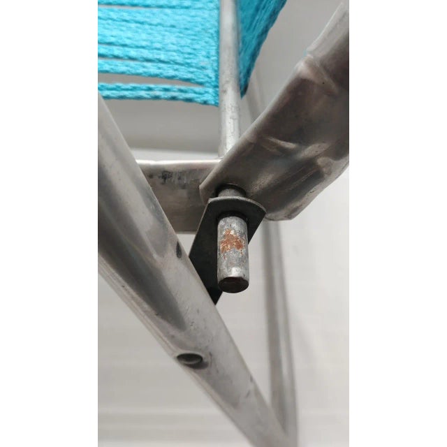 Mid-Century Modern Vintage Macrame Woven Seat Aluminum Folding Lawn Chair For Sale - Image 3 of 10